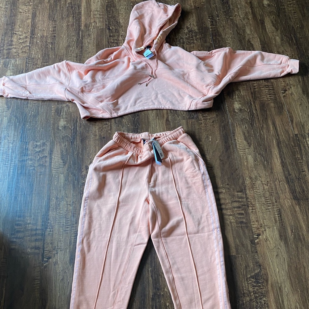 Beyoncé Ivy Park Blush Adidas Set